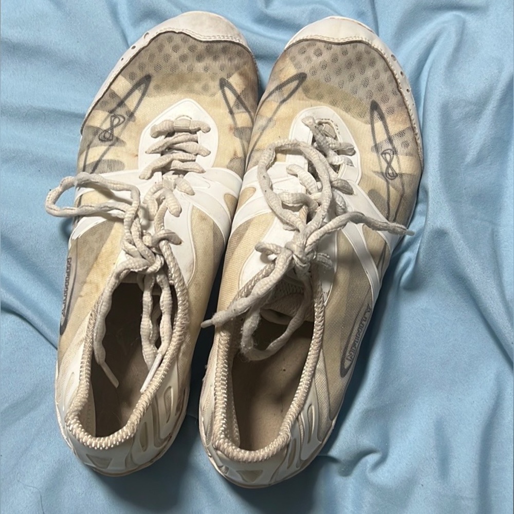 Nfinity cheer shoes